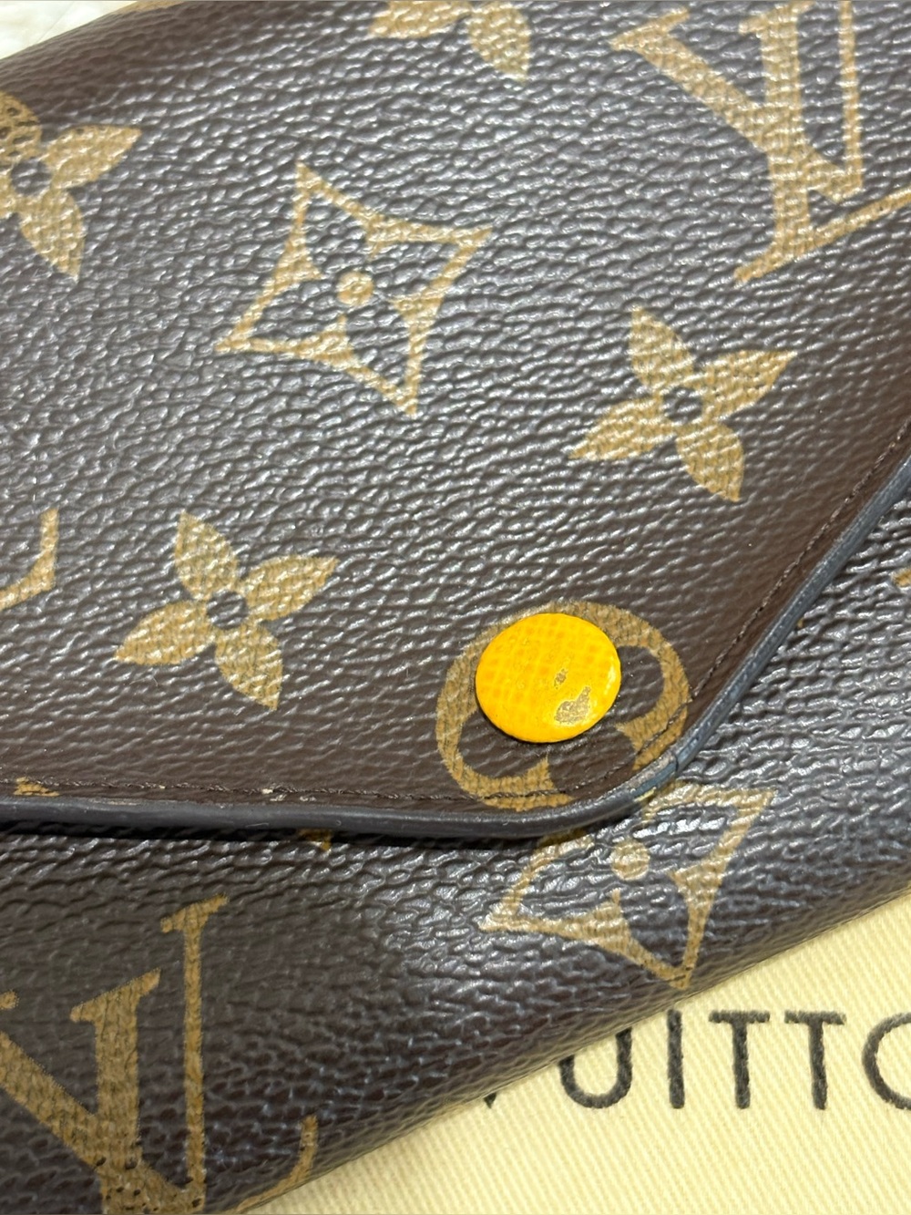 Louis Vuitton Monogram Josephine Wallet in Mimosa - Picture 2 of 13